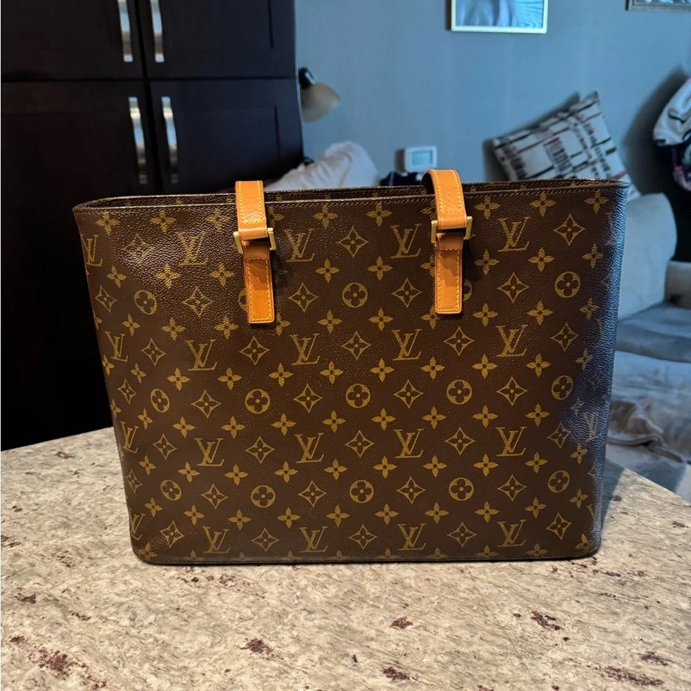 PRICE DROP!!! Louis Vuitton Monogram LUCO Tote - Picture 14 of 14